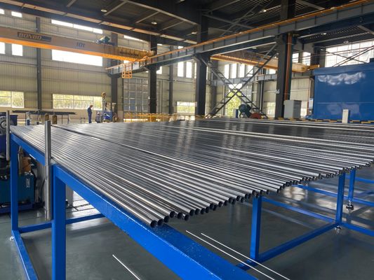 أنابيب الفولاذ المقاوم للصدأ 304 سلس أنابيب الفولاذ المقاوم للصدأ ASME SA249 / ASTM A249