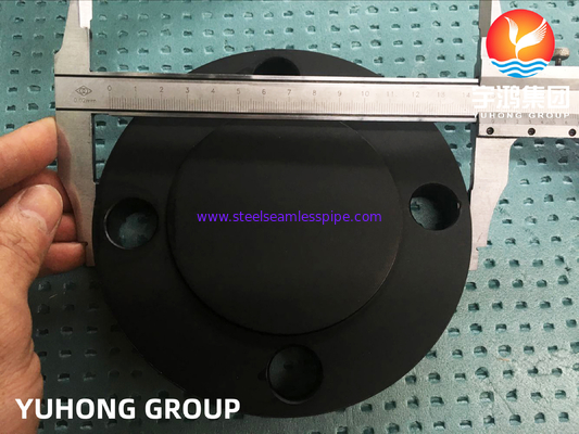 شفة عمياء من الفولاذ منخفض الكربون A105، مطروقة ومُقسّاة، ASME B16.5 / EN1092-1، تستخدم في خطوط أنابيب النفط والغاز
