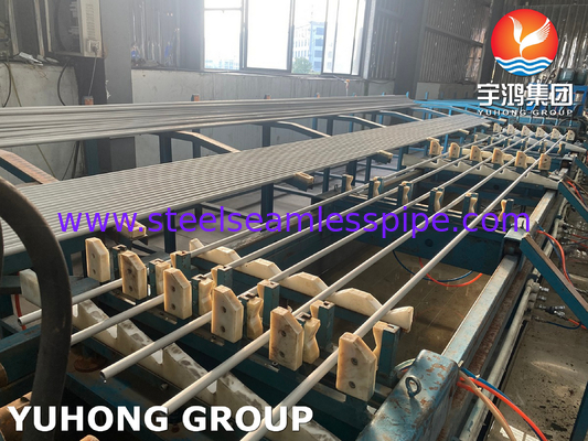 أنبوب مبادلة الحرارة المواد المشمسة المخلطة ASME SA213 TP321 25 * 2 * 9000MM ، الحد الأدنى للكفاءة الجدارية