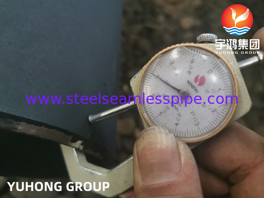 ASTM A335 / ASME SA335 P9 سبيكة الفولاذ أنبوب بلا مسام رسومات سوداء نهاية محفوفة