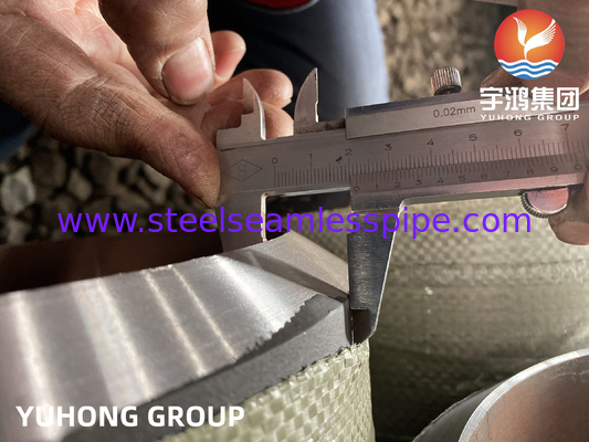 ASME SA335 P22 10 "SCH120 أنابيب الغلاية السلسة الطلاء الأسود النهاية المزدوجة