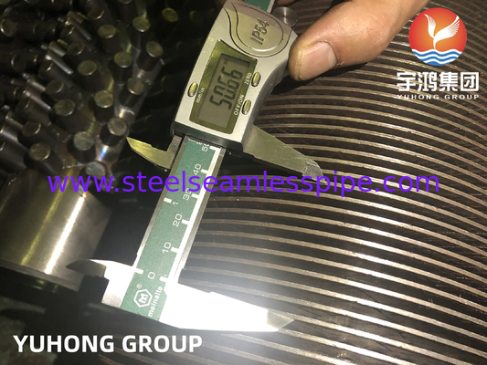ASTM EN DIN ASTM A106 Gr.B A335 P5 P9 A312 TP304 317L أنابيب ذو أجنحة مغلفة