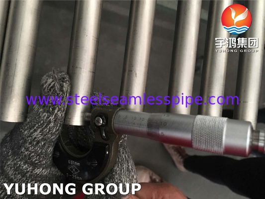 ASME SB338 Gr7 UNS R52400 أنبوب سبيكة التيتانيوم والبلاديوم للمكثفات