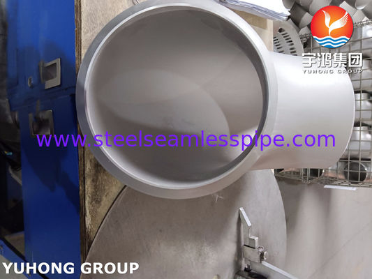 ASTM A815 S32750 مزدوج الفولاذ المقاوم للصدأ الملائم الكوع 90 درجة نصف قطرها الطويل مصفوفة في المؤخرة