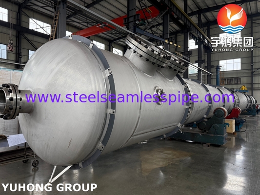 أنابيب ASTM A312 TP316L بدون خياطة مع قذيفة ASTM A516 Gr 70 من الفولاذ الكربوني لمبادل الحرارة