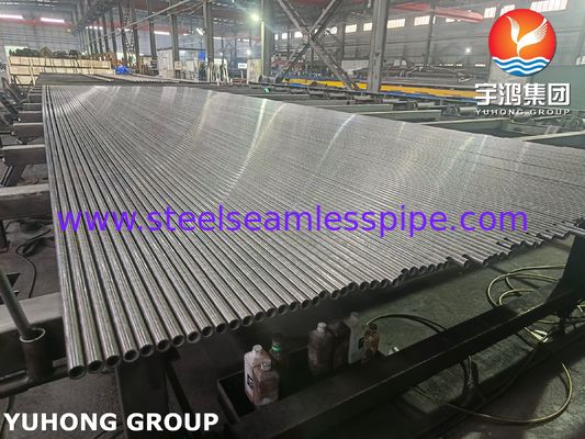 ASTM A213 T5 أنبوب فولاذي سبائكي غير ملحوم لمبادلات الحرارة ذات درجة الحرارة العالية