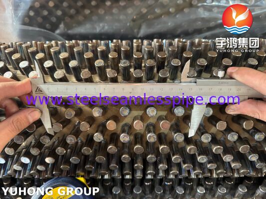 أنبوب ASTM A335 P22 المزود بالشفرات مع شفرات من الفولاذ الكربوني