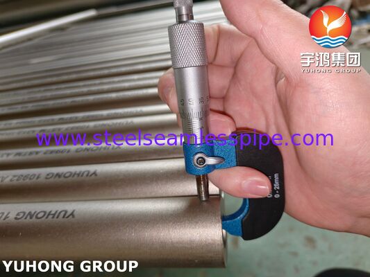 ASTM A312 TP304 / UNS S30400 شريط مجوف من الفولاذ المقاوم للصدأ بلا خيوط للصناعة الكيميائية