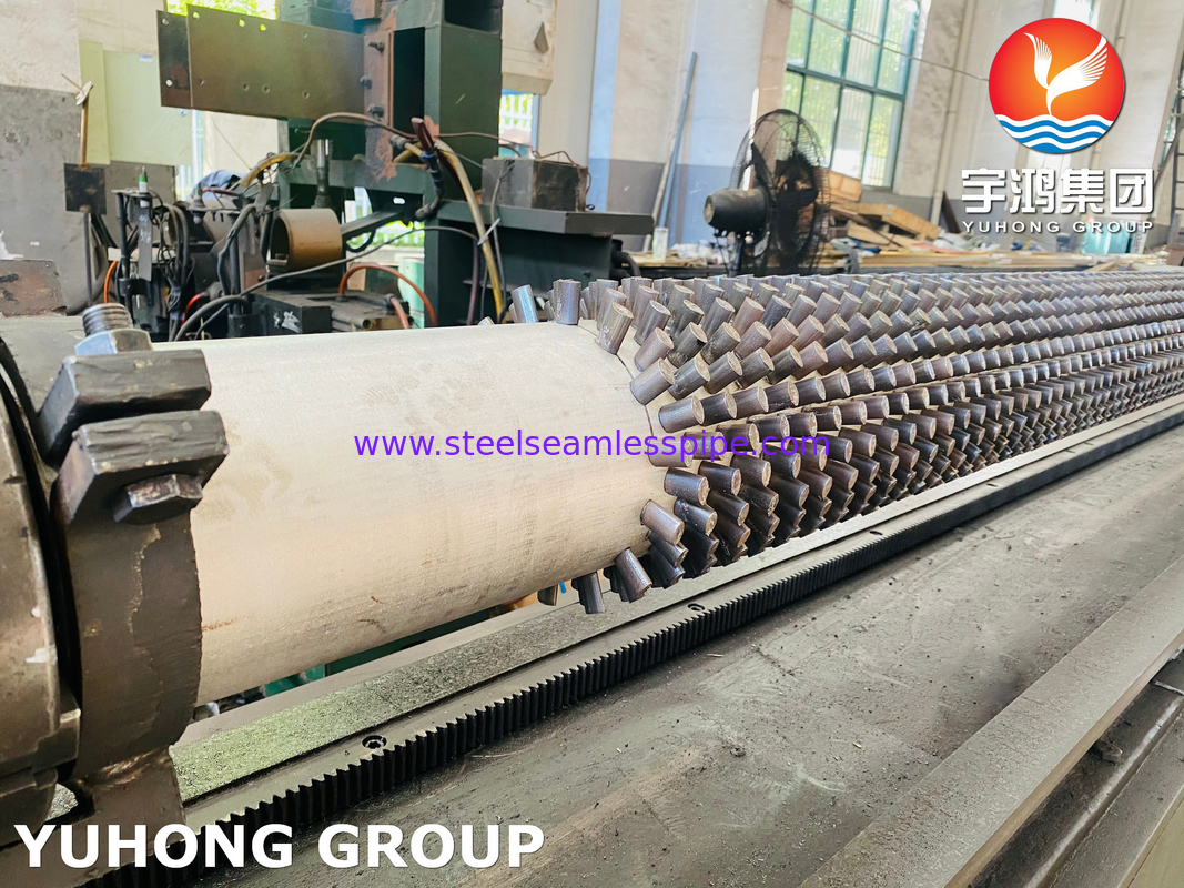 أنبوب HFW معقوف: ASME SA213 TP347H أنبوب أساسي مع 11% Cr Steel Studs لدرجة الحرارة