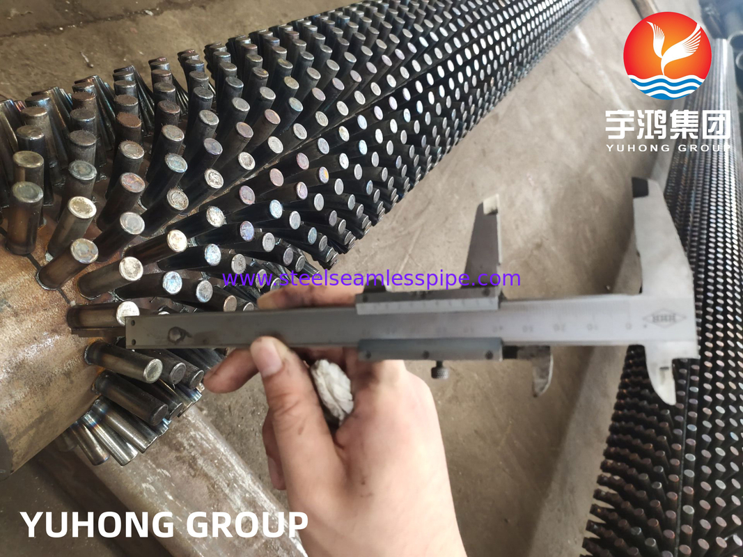 ASTM A335 GR.P9 الأنابيب غير الملحومة المرصعة بالزعانف TP410 AL CS الأنابيب ذات الزعانف السبائكية